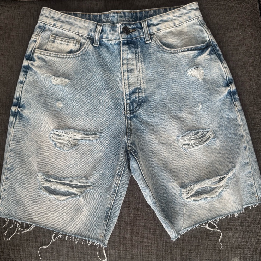 Denim&Co Light Blue Distressed Jean Shorts Size W30